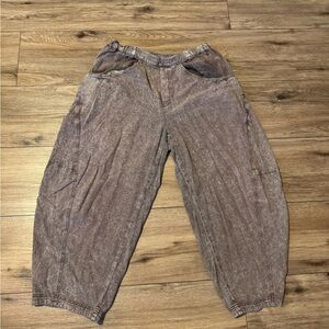 Free People ‘High Road’ linen barrel pant